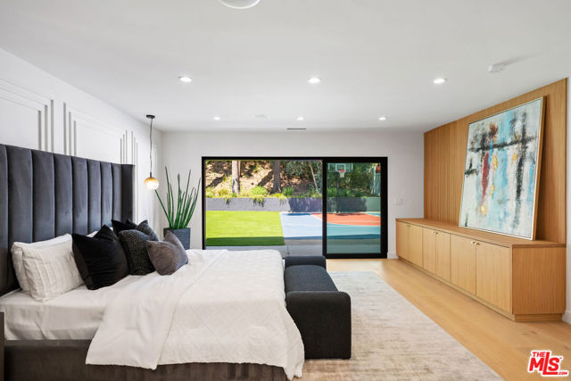 20215 Lorenzana Drive, Woodland Hills CA: https://media.crmls.org/mediaz/528759c8-83c2-4a4f-95e0-f5f3980b18e5.jpg