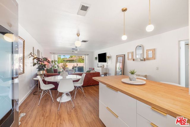 74060 Setting Sun Trail, Palm Desert CA: https://media.crmls.org/mediaz/52887d9a-429f-4c9c-91d0-708cb0143c2a.jpg