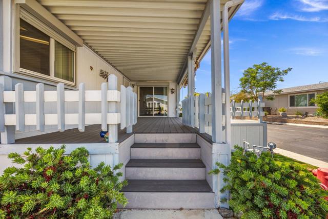 74711 Dillon Road, Desert Hot Springs CA: https://media.crmls.org/mediaz/5288dfe4-c32c-4deb-a14c-6a6971cfa609.jpg
