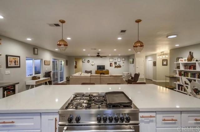 Detail Gallery Image 5 of 35 For 2528 Windmill View Rd, El Cajon,  CA 92020 - 4 Beds | 2 Baths