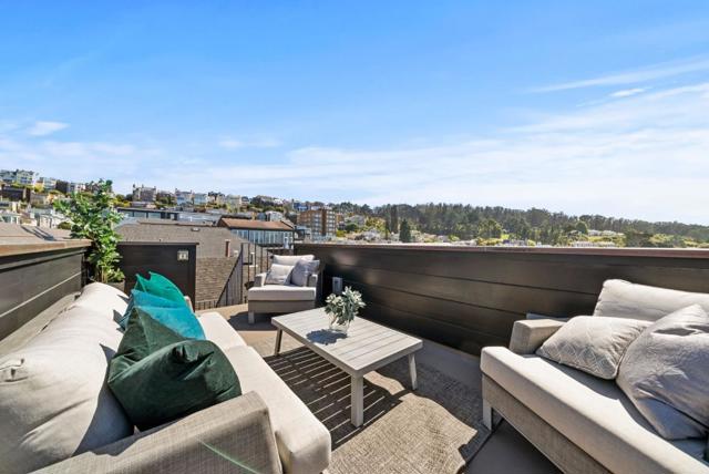 2853 Broderick Street, San Francisco CA: https://media.crmls.org/mediaz/528a8aa1-f4f9-4d20-8210-58c356bbd9d5.jpg