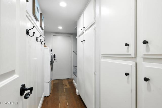 3225 Bear Creek Drive, Newbury Park CA: https://media.crmls.org/mediaz/528aed67-f729-4e4c-8bb6-0d335f950a23.jpg