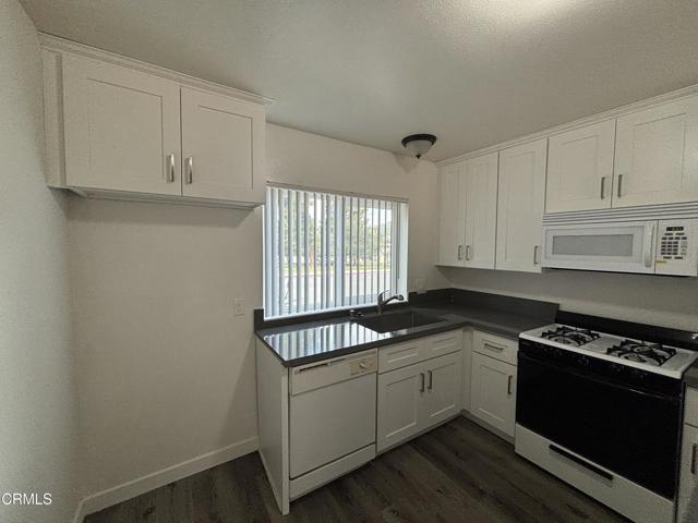 Detail Gallery Image 25 of 29 For 10560 Sherman Grove Ave #7,  Sunland,  CA 91040 - 1 Beds | 1 Baths
