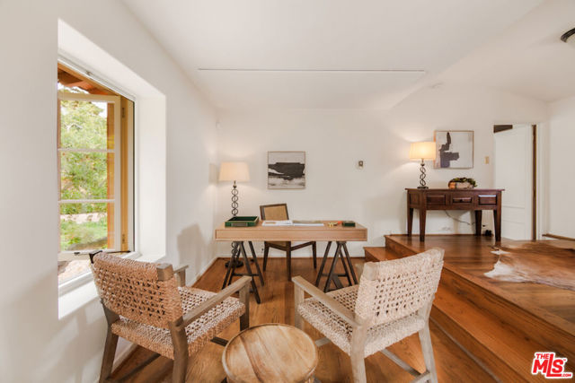 405 Toro Canyon Road, Carpinteria CA: https://media.crmls.org/mediaz/528ba0e3-dc14-43da-bbe4-e98d8dbc4144.jpg