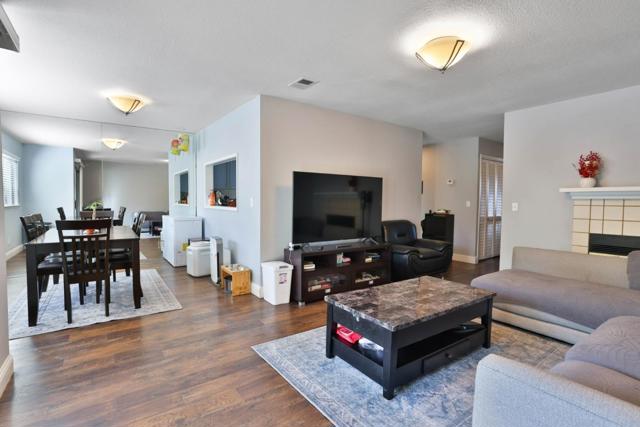16933 Sorrel Way, Morgan Hill CA: https://media.crmls.org/mediaz/528bea84-c4a0-40a8-a07a-04b76ca9cb7f.jpg