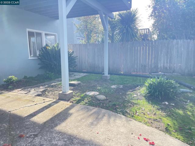 3530 Clinton Ave, Richmond CA: https://media.crmls.org/mediaz/528c9d91-dc3b-4932-aef8-f92b119b3416.jpg