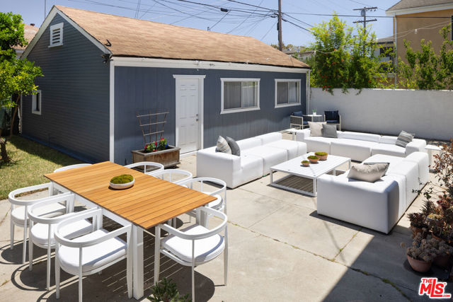 922 N Edgemont Street, Los Angeles CA: https://media.crmls.org/mediaz/528cc3bc-6b1b-46b3-aa0e-5c5749f1e8bc.jpg