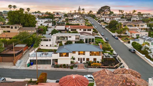 3301 Trumbull St, San Diego CA: https://media.crmls.org/mediaz/528deedd-ed40-4806-af75-6c8e4fc16ff8.jpg