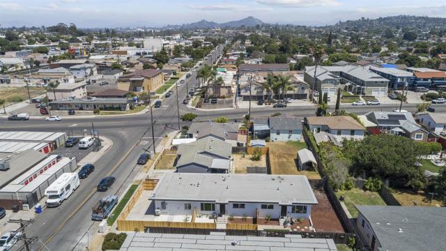 6979 81 Amherst, San Diego CA: https://media.crmls.org/mediaz/528dfae1-622f-487b-b32b-1c2892021cf0.jpg