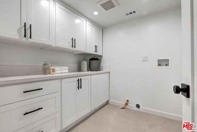 3364 Garden Avenue, Los Angeles CA: https://media.crmls.org/mediaz/528e0a8c-0bf7-430e-b7a5-43ff5a96baef.jpg