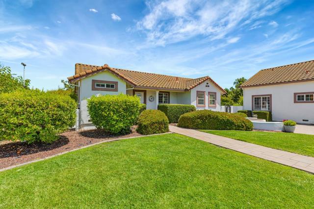 1152 Little River Drive, Hollister CA: https://media.crmls.org/mediaz/528f0e83-c41e-46d7-a1b7-7a99fed2c1cd.jpg