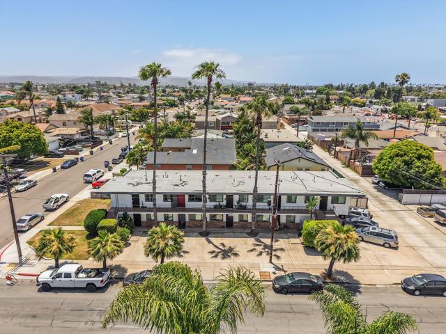 800 Emory Street, Imperial Beach CA: https://media.crmls.org/mediaz/529011c3-a3f9-407e-a3bc-5553b4dd6ee4.jpg