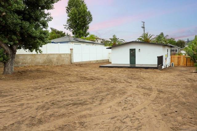 8210 Orchard Ave, La Mesa CA: https://media.crmls.org/mediaz/529047d1-88e3-4a45-a80d-88091c45132c.jpg