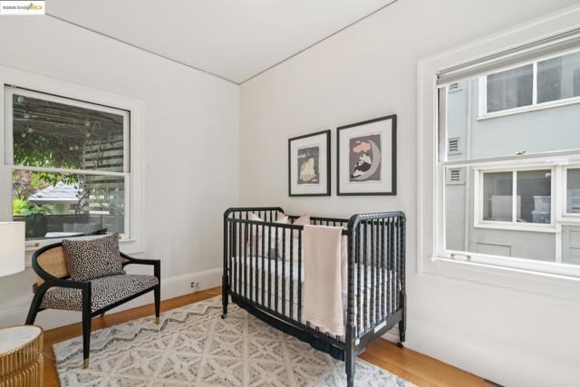 408 Euclid Ave, Oakland CA: https://media.crmls.org/mediaz/529058c9-4ca9-4b85-8c7a-32f63b521e65.jpg