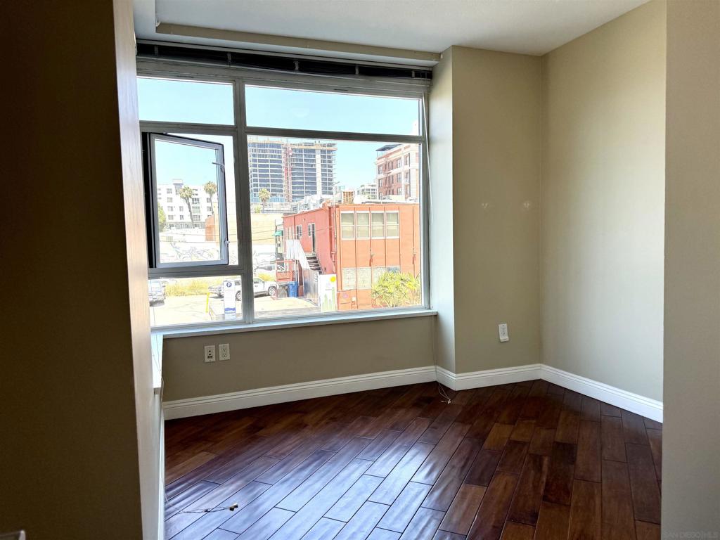 MLS #250035694SD img 6