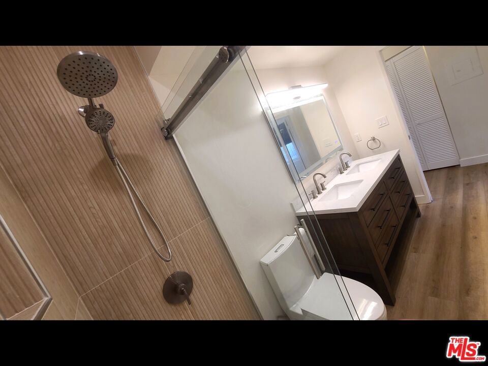 https://media.crmls.org/mediaz/52914c5a-3579-4386-8914-db392391da64.jpg?preset=X-Large