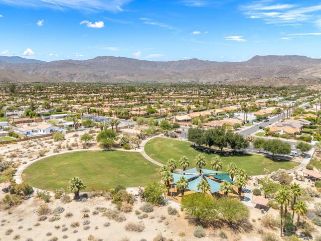 73298 Buckboard Trail, Palm Desert CA: https://media.crmls.org/mediaz/52916a3b-07b5-4c1a-b1f9-3fdb28693c84.jpg