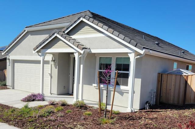 2080 Fuchsia Drive, Hollister CA: https://media.crmls.org/mediaz/52929676-fbae-4c18-bfed-d3d75e111430.jpg