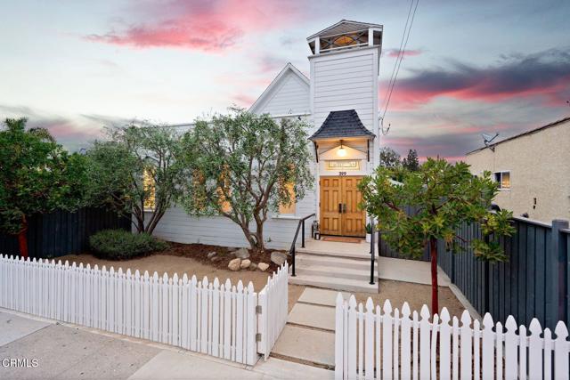 399 W Center Street, Ventura CA: https://media.crmls.org/mediaz/529310d8-36b5-4051-8bca-7bdf9faf0073.jpg