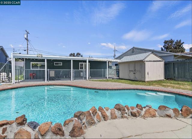 720 Jane Court, Martinez CA: https://media.crmls.org/mediaz/52932338-9a75-464b-8aaf-b5fb64974f1b.jpg