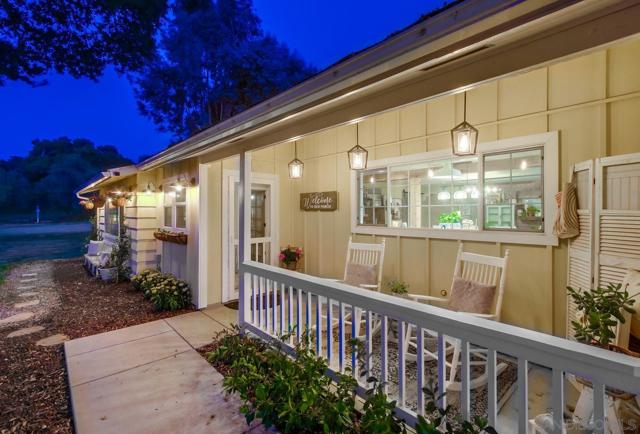 17048 Handlebar Rd, Ramona CA: https://media.crmls.org/mediaz/529363cd-752d-4b65-ba65-2e077de7419d.jpg