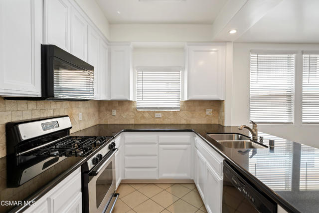5224 Corteen Place, Valley Village CA: https://media.crmls.org/mediaz/5294081a-5164-47fe-a073-27044462f55b.jpg
