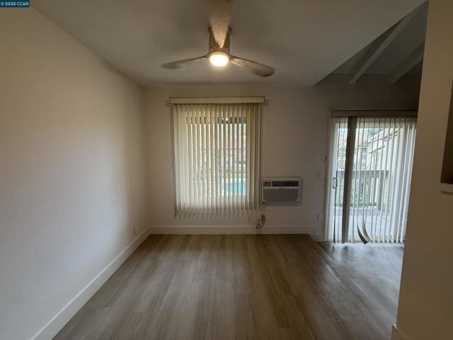 2564 Walnut Blvd, Walnut Creek CA: https://media.crmls.org/mediaz/52949904-481c-45fb-89fb-ccd592e8a961.jpg