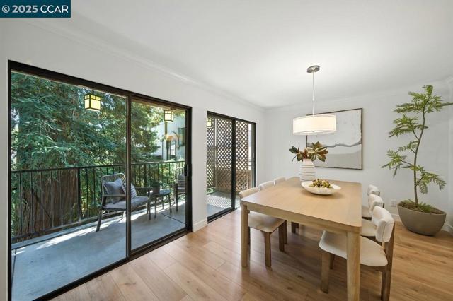 742 Wesley Way, Oakland CA: https://media.crmls.org/mediaz/5294b9ef-8bab-41d3-af71-fd8b5a3c7f25.jpg