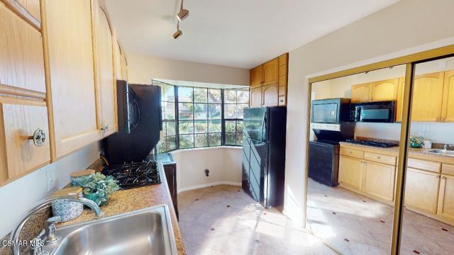 2007 Rhoda Street, Simi Valley CA: https://media.crmls.org/mediaz/52954014-642c-46ec-bff7-c461da37cc83.jpg