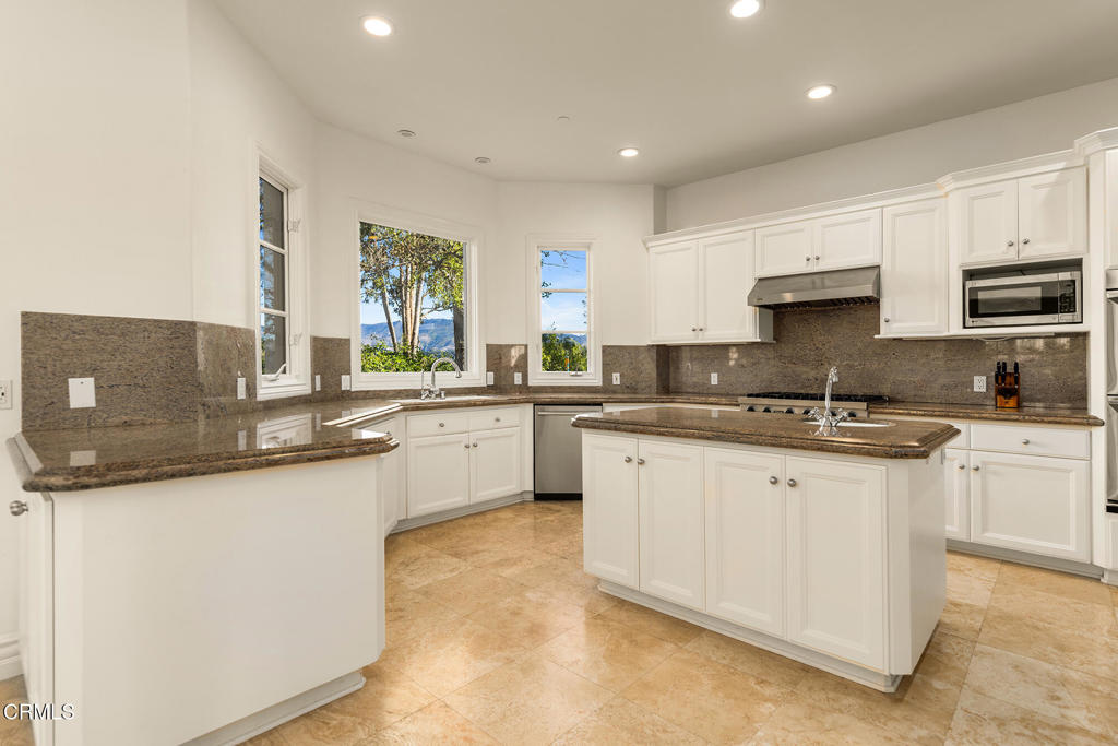 MLS #V1-33043 image #4