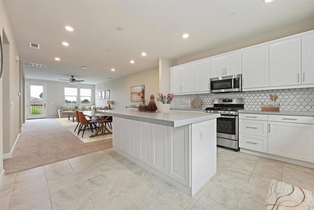 3520 Conner Way, Oceanside CA: https://media.crmls.org/mediaz/5296543c-0aac-44e8-a089-8b344a45dfa3.jpg
