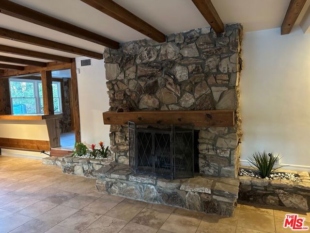 22111 Independencia Street, Woodland Hills CA: https://media.crmls.org/mediaz/529656d1-3a19-41f5-ab9b-170199568d8a.jpg