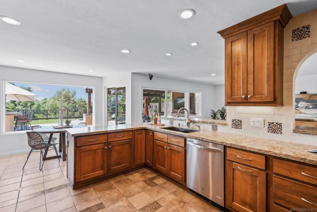 3943 Catamarca Dr, San Diego CA: https://media.crmls.org/mediaz/5296591d-455d-48c2-a379-4e2c2520160f.jpg