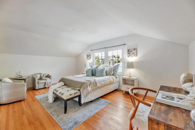 632 Saint Claire Drive, Palo Alto CA: https://media.crmls.org/mediaz/5296e85d-1b00-46fe-8ebe-900e03ef0a1f.jpg