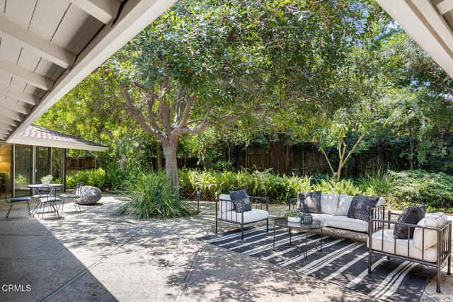 1199 Arden Road, Pasadena CA: https://media.crmls.org/mediaz/529774b5-d701-4883-8ee9-8a50b35f366e.jpg