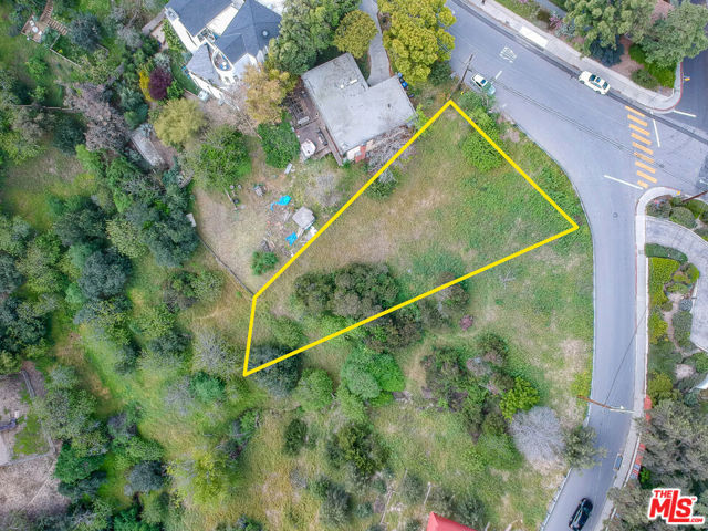 4022 San Rafael Avenue, Los Angeles CA: https://media.crmls.org/mediaz/52978bc5-3ec3-47b4-94c5-69742f716971.jpg