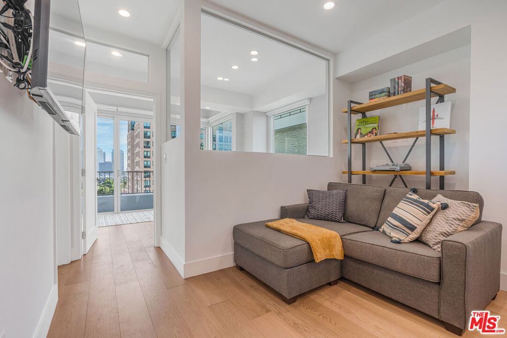10501 Wilshire Boulevard #1012