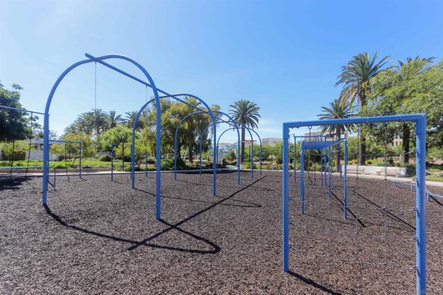 126 Cadence, Irvine CA: https://media.crmls.org/mediaz/529814e2-6e6c-492e-b891-2675e1cd7c4e.jpg