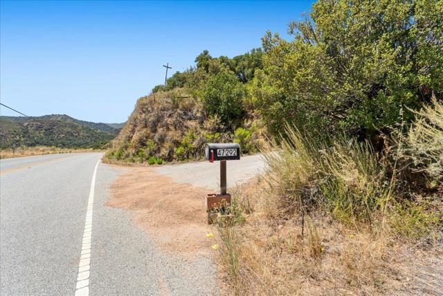 47292 Arroyo Seco Road, Greenfield CA: https://media.crmls.org/mediaz/52985331-6afa-45e5-b6fb-3163cd9af722.jpg
