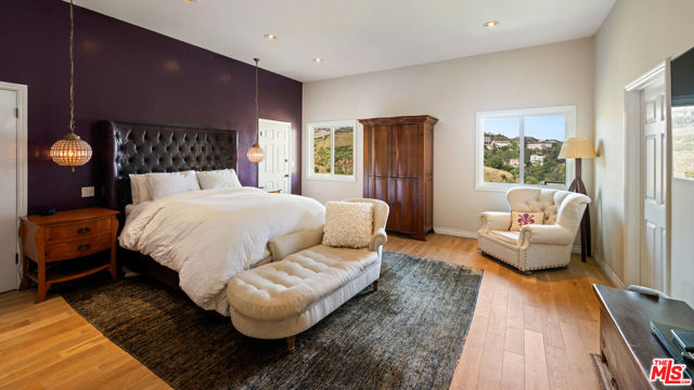1018 N Tigertail Road, Los Angeles CA: https://media.crmls.org/mediaz/52987464-0d5f-4dda-9b32-0a23e970a739.jpg
