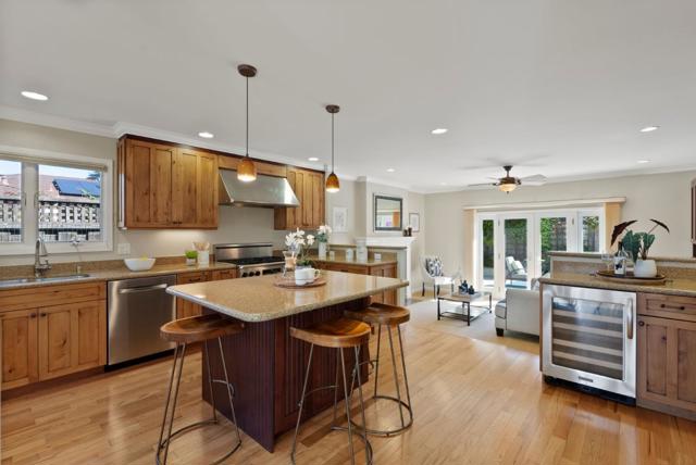 372 Bluefish Court, Foster City CA: https://media.crmls.org/mediaz/5298e051-ad50-4c43-a8f4-999575e8950f.jpg