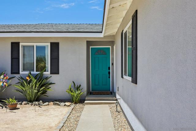 619 Parker St, Oceanside CA: https://media.crmls.org/mediaz/5298e968-8c6c-46a6-9a2e-e35727a1969d.jpg