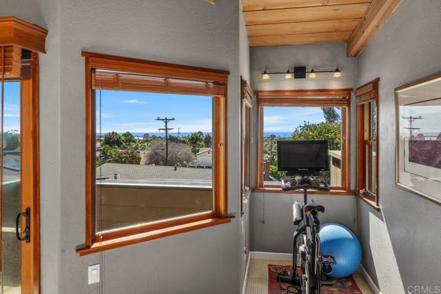 Detail Gallery Image 27 of 53 For 2195 Basswood Ave, Carlsbad,  CA 92008 - 3 Beds | 3/1 Baths