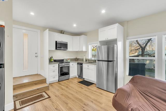 Image 37 of 60 For 207 D St Roseville