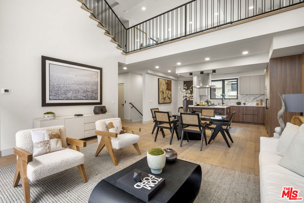 12304 Moorpark St 103, Studio City, CA 91604