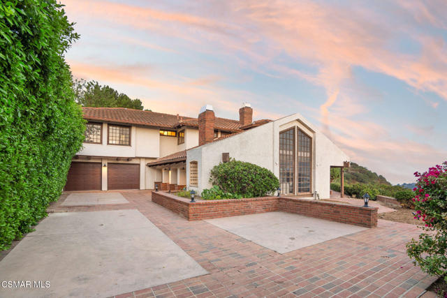 2457 Angelo Drive, Los Angeles CA: https://media.crmls.org/mediaz/52999601-f7e6-4f2b-a7df-b7f1235f0729.jpg
