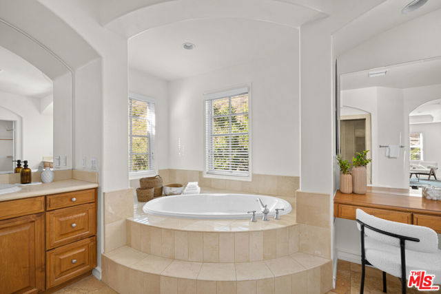 1772 Tamarack Street, Westlake Village CA: https://media.crmls.org/mediaz/529a7917-ed25-4bf0-9829-edae35f1bd8f.jpg