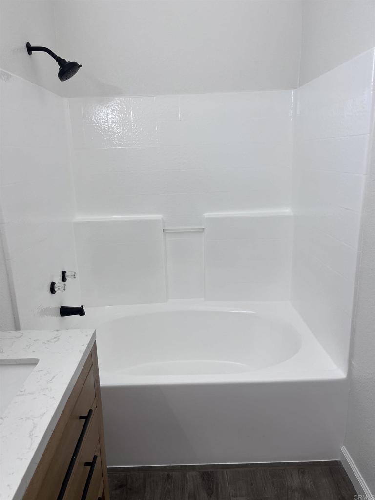 https://media.crmls.org/mediaz/529a8fa7-bac9-4ce7-ad89-e6381eaa0ec8.jpg?preset=X-Large