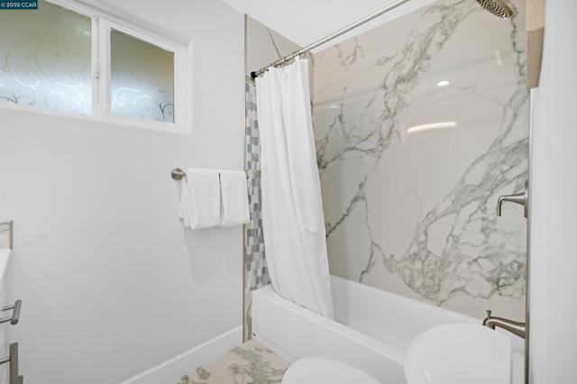5929 Harbor View Ave, San Pablo CA: https://media.crmls.org/mediaz/529af104-f34b-4609-bc46-e267ff8af58f.jpg