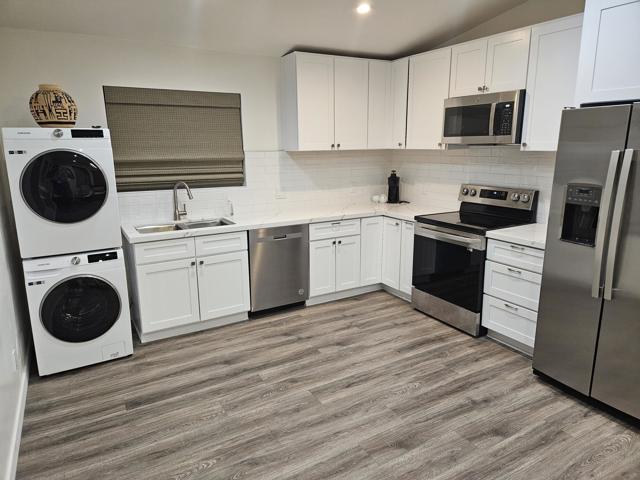 4884 Avenida Del Sol, Joshua Tree CA: https://media.crmls.org/mediaz/529dad61-ca4f-429c-8883-1b38547d0b44.jpg